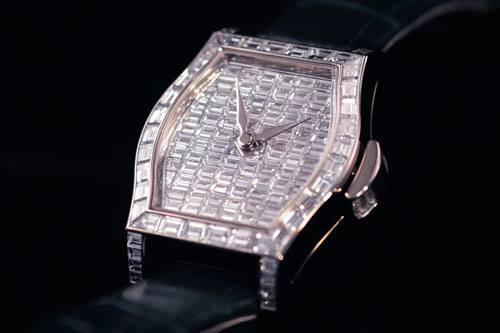 Céphée lanza un reloj de 350.000$ con diamantes talla baguette montados en marco invisible