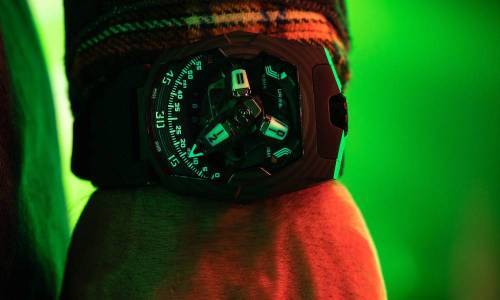 Nuevo Urwerk's UR-220 SL Asimov: Luces en la noche