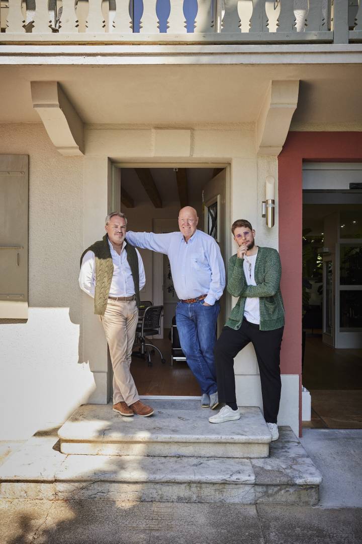 James Marks, Jean-Claude y Pierre Biver en el Atelier en Givrins