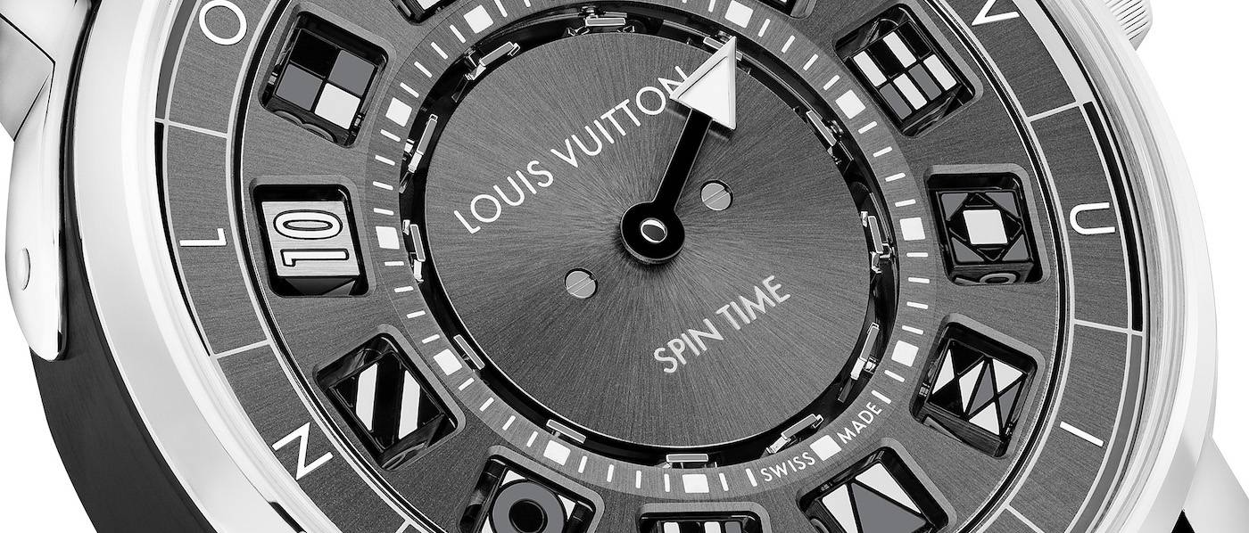 Louis Vuitton da la hora en digital