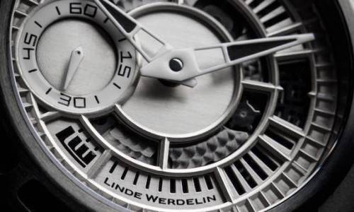 Hacia la escala de grises: las nuevas Linde Werdelin x TBlack Monochrome Series