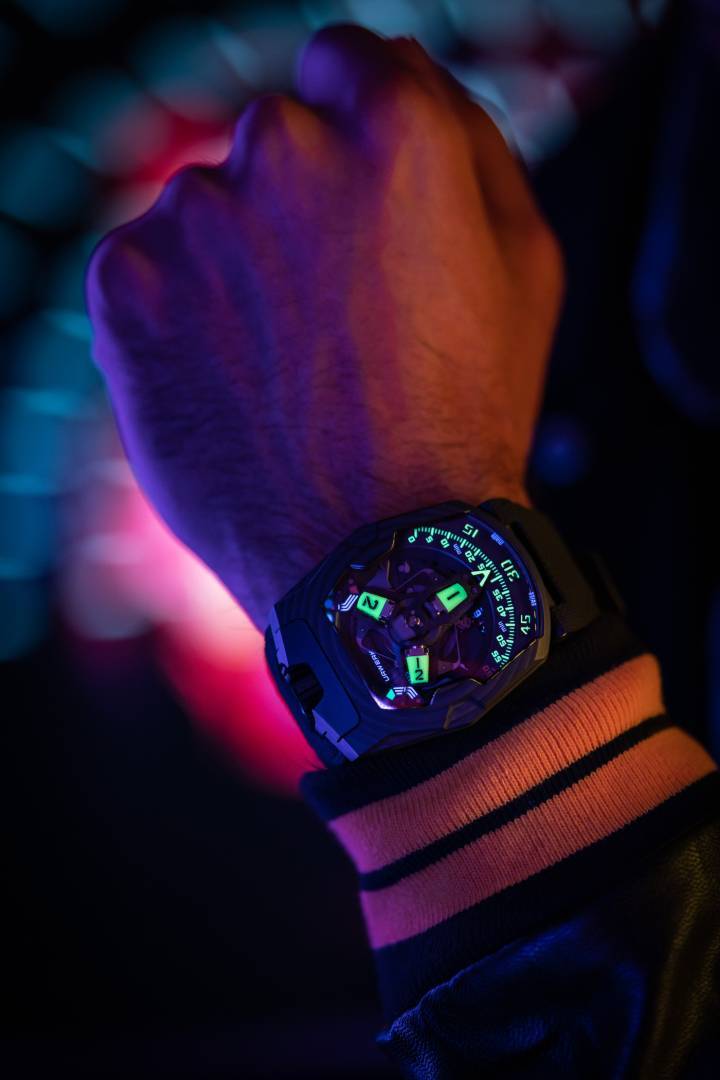 Nuevo Urwerk's UR-220 SL Asimov: Luces en la noche