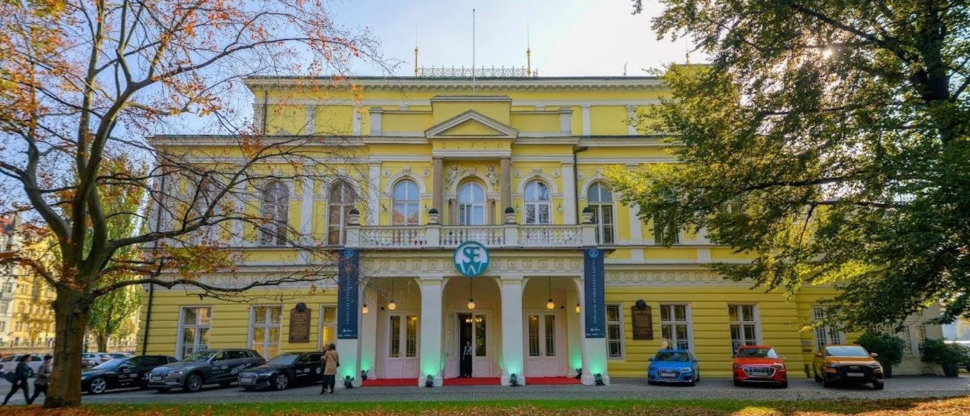 El SEW de la República Checa organizó en Octubre la feria anual de relojes en el Palacio Žofín