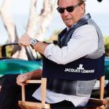 Kevin Costner llevando Jacques Lemans